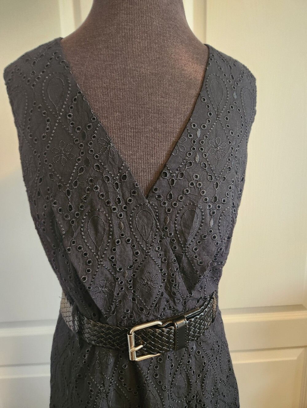 Karen Millen Eyelet Summer Dress Size 4 BELT NOT INCLUDED - Picture 3 of 10